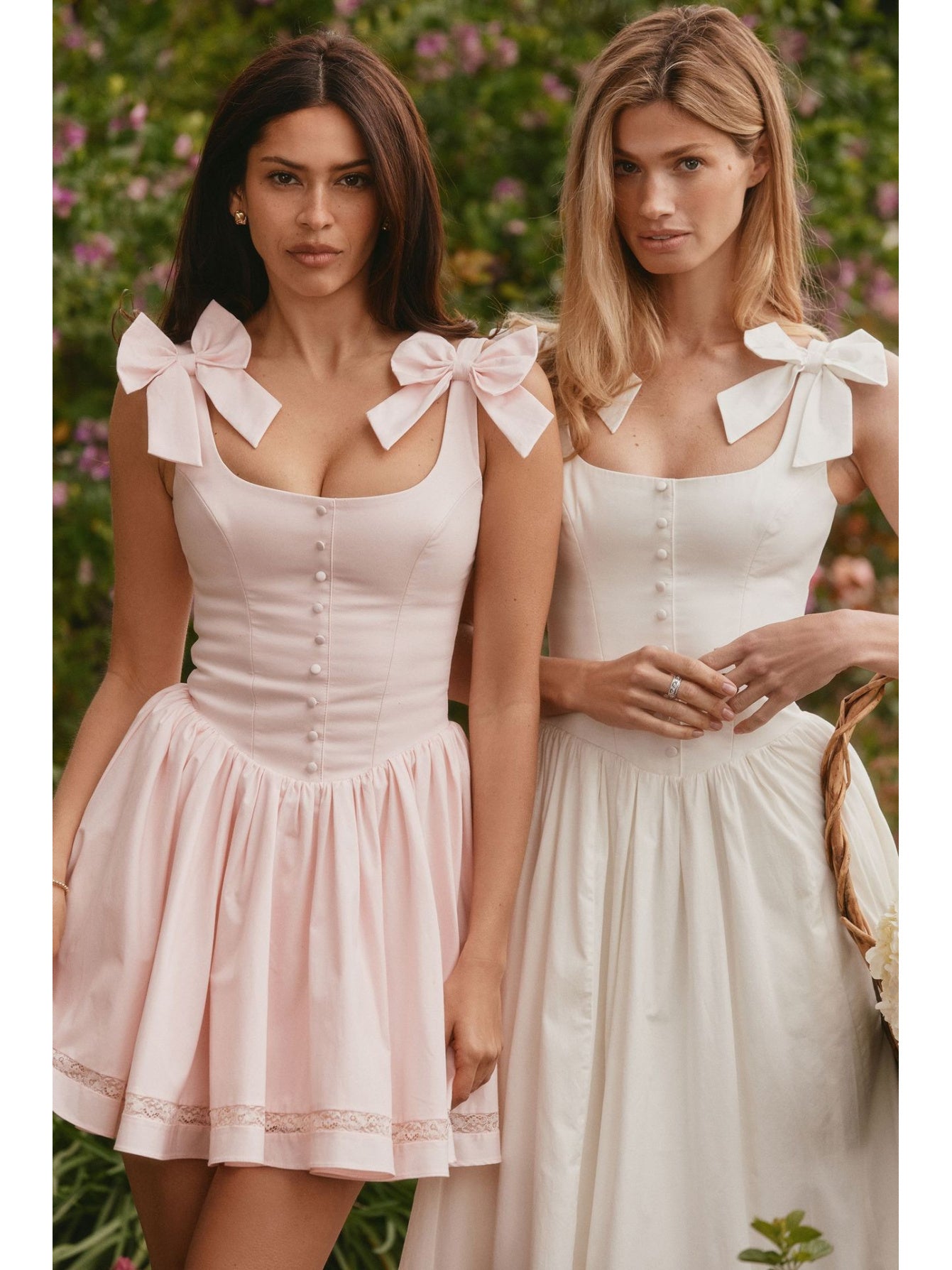 Women's French-Inspired Sleeveless Strapless Lace Waist-Cinching Bow Detail Long Dress - Lightweight Casual Chic Beach Vacation Dress, Machine Washable Solid Color All-Season Elegant Long Dress