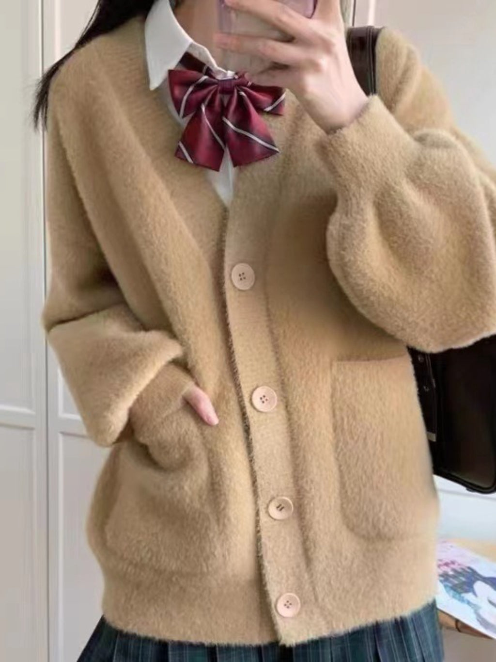 Women's High Quality Mink Cardigan - Short Fluffy Jacket with & Collar, - Petite-Friendly Winter Coat, Hand Washable, for Fall\u002FWinter, - Cozy Blazer-like Outerwear (No, -30°C, but for conditions)