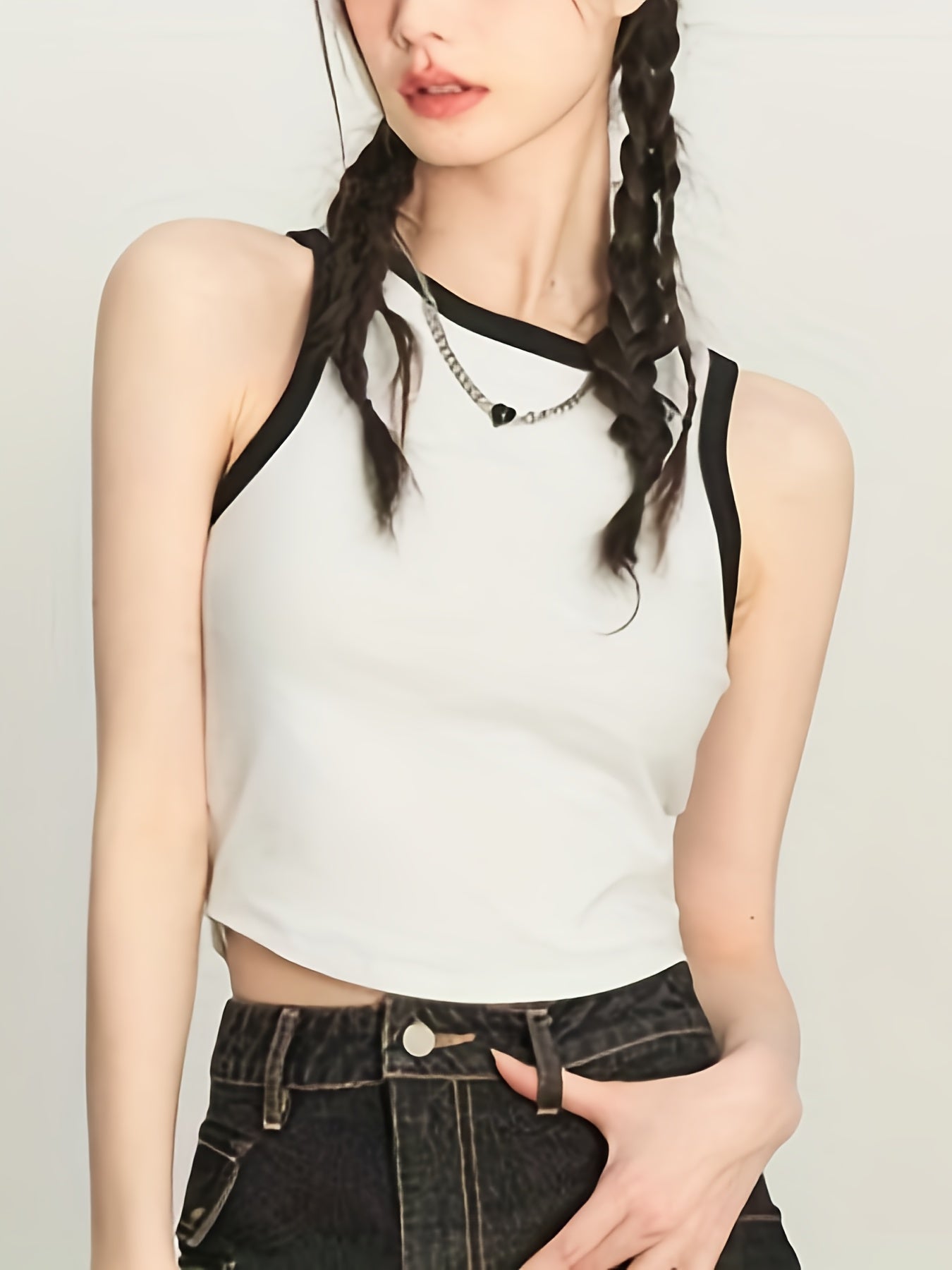 Women's C-Key Vacation Style Color-Block Tank Top - White & Black Sleeveless Round Neck, Medium Stretch Machine-Washable All-Season Casual Top, Versatile Clothing, Twist Knot Detail, Comfortable Fit